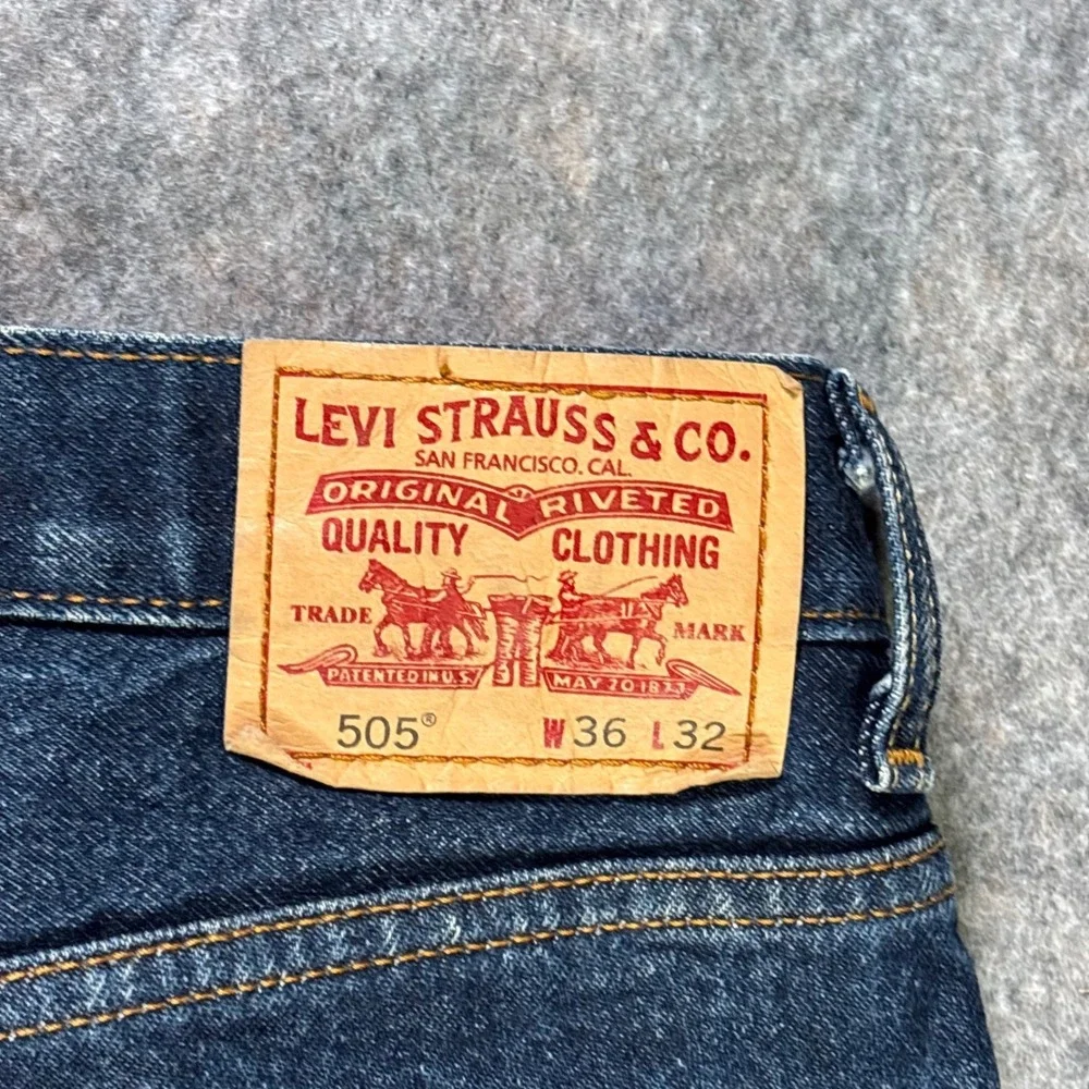 VTG Levi's 505 Regular Fit Dark Wash Denim Jeans Mens 36x32 (36x33) Workwear Y2K